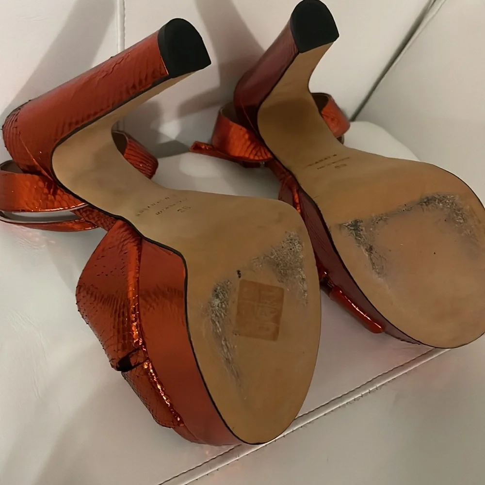 Brian Atwood MADISON RUST ORANGE METALLIC ELAPHE SNAKE PLATFORM SANDALS 38 7.5